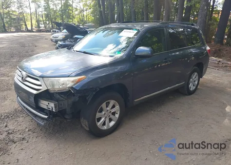 2012 Toyota Highlander Base V6 z USA, uszkodzony, nr VIN 5TDZK3EH7CS070579